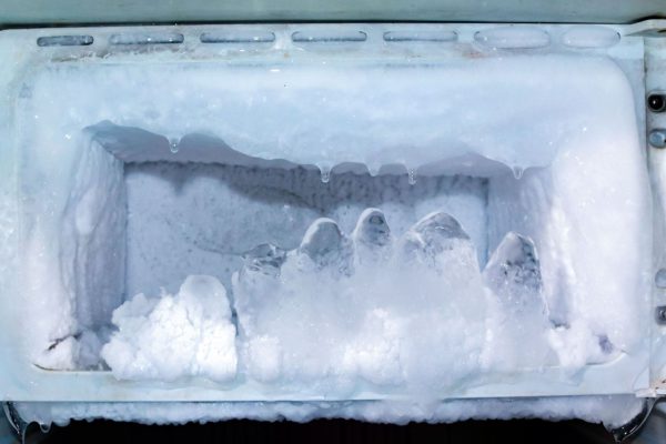 Как работает капельная система разморозки холодильника
